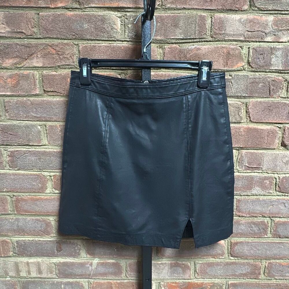 Shinestar Women’s Black Faux Leather Skirt Size Medium